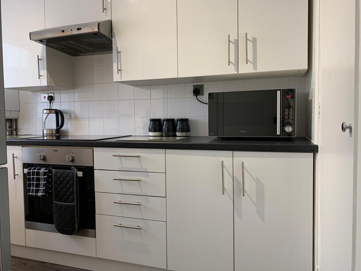 Modern Cosy Warm Home With Free Parking تْشيلمِسفورد المظهر الخارجي الصورة