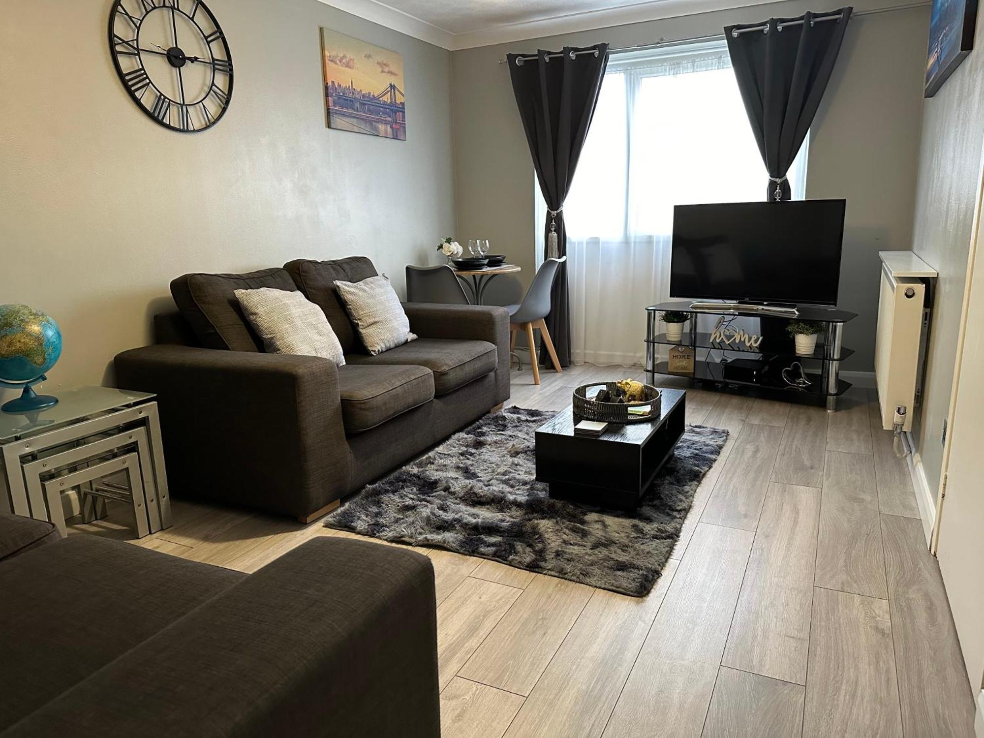 Modern Cosy Warm Home With Free Parking تْشيلمِسفورد المظهر الخارجي الصورة